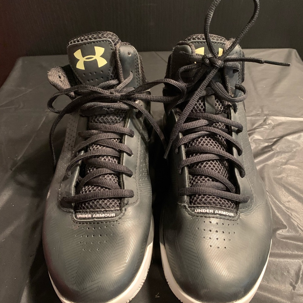 Under Armour Micro G Basketball Shoes